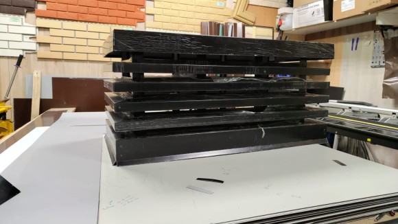 Дымник коричневый