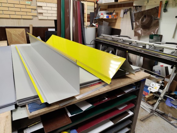 Конек на забор