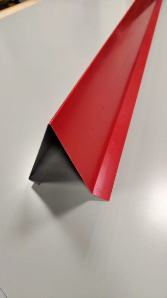 Отлив оконный красный