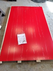 Гладкий лист красный