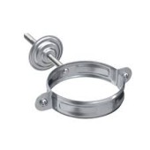 Крепеж трубы водостока